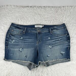 Torrid Blue Floral Embroidered High Rise Denim Shorts Size 18